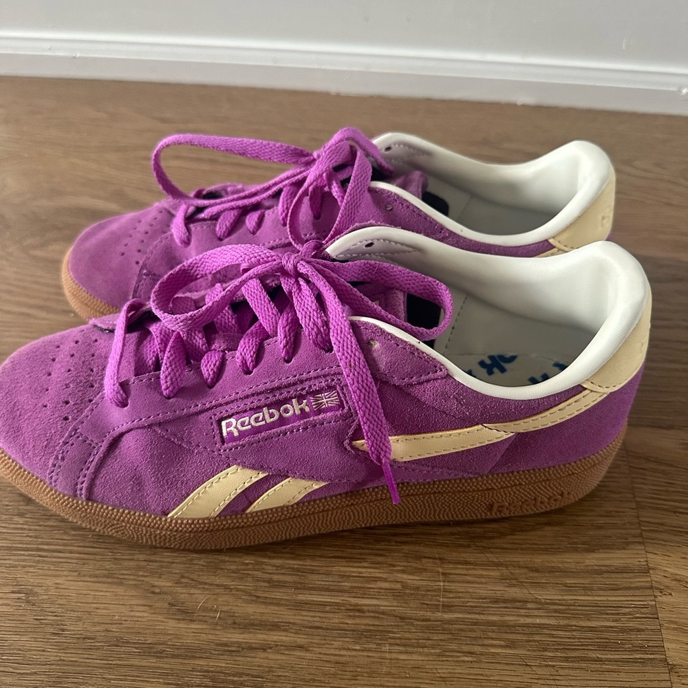Purple Reebok sneakers - Picture 2 of 5